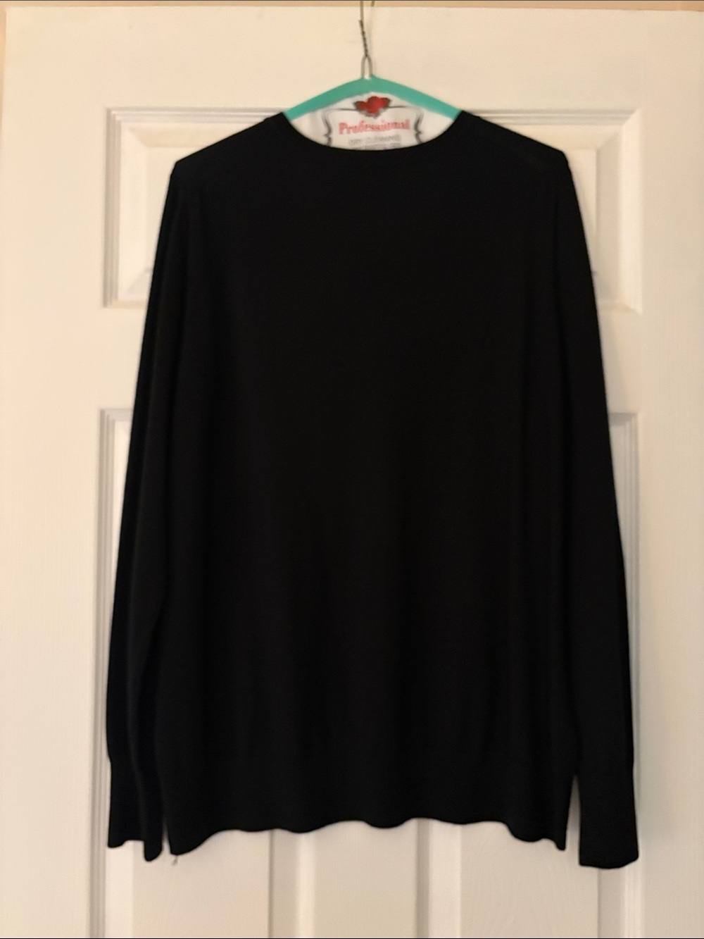 Banana Republic Black V-Neck Long Sleeve Sweater - Picture 6 of 6